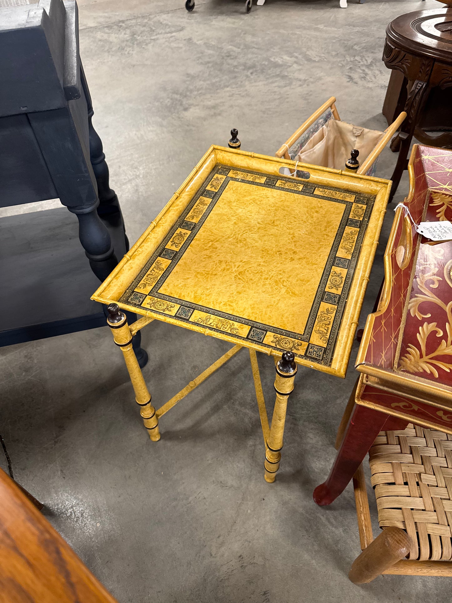 GOLD-TRAY-STAND-TABLE